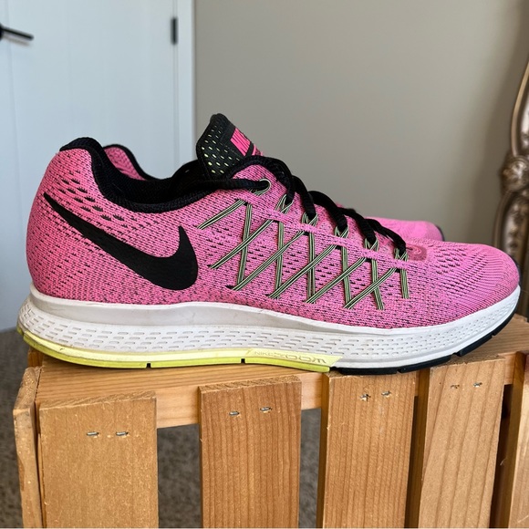 Nike Shoes - Nike Zoom Pegasus 32. Pink black yellow Women size 10 Great condition